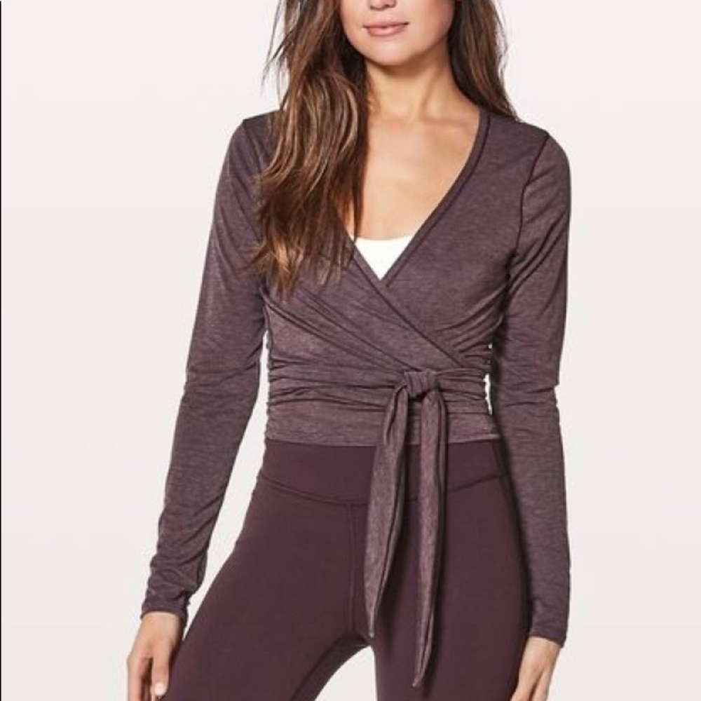 Lululemon wrap top in gray